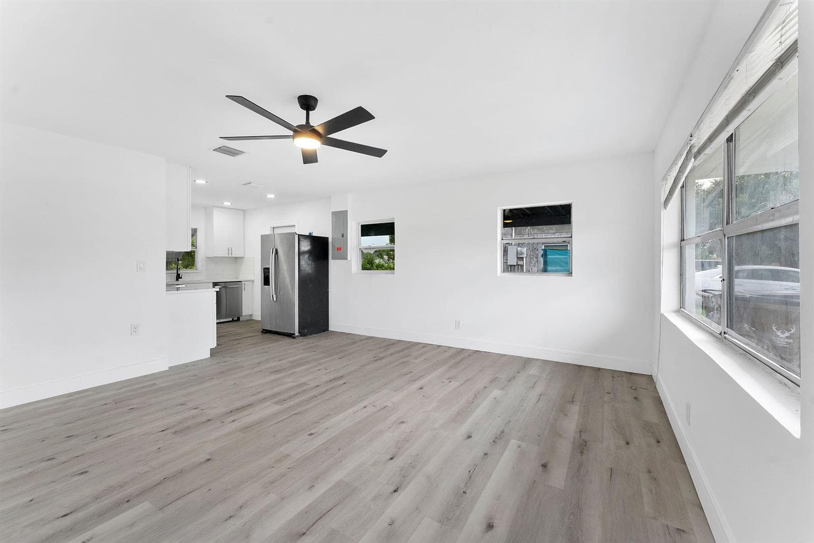 316 NW 6th Court, Deerfield Beach, FL 33441 — zdjęcie 3