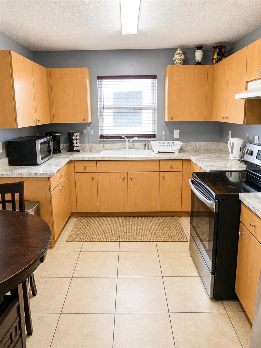 221 NE 35th St, Oakland Park, FL 33334 — zdjęcie 4