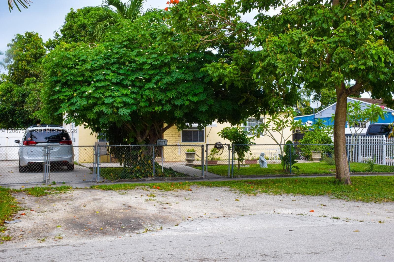 371 W 47th St, Hialeah, FL 33012 — zdjęcie 3