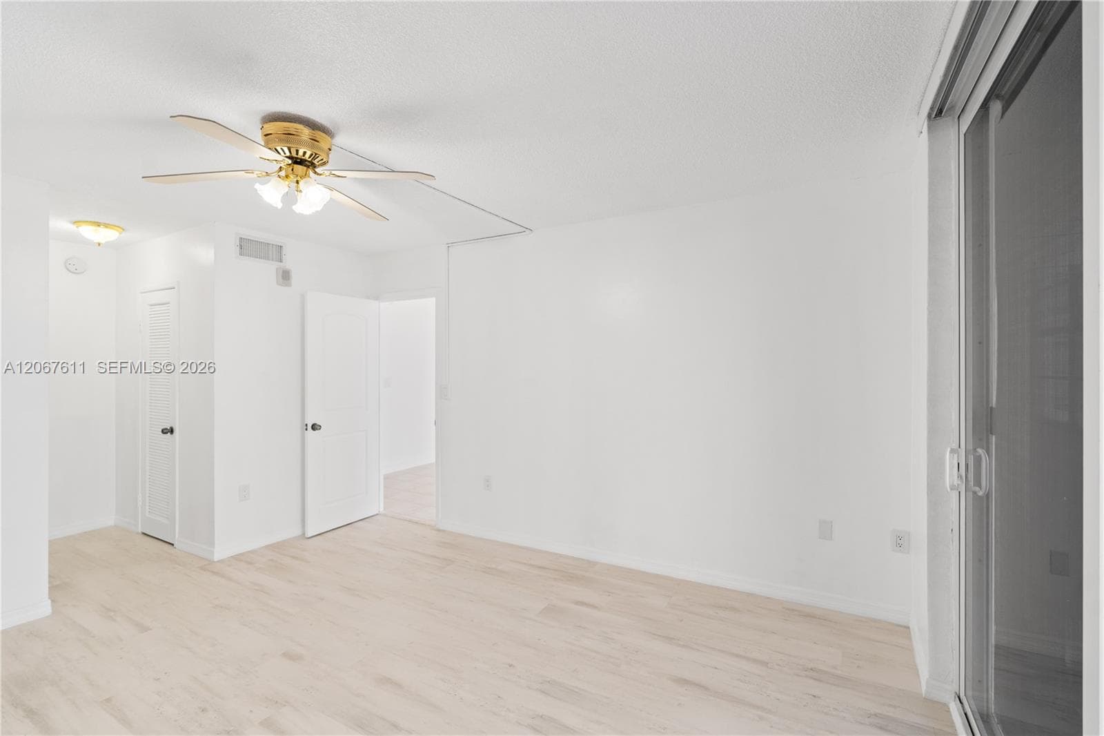 1351 NE Miami Gardens Dr # 301E, Miami, FL 33179 — zdjęcie 3
