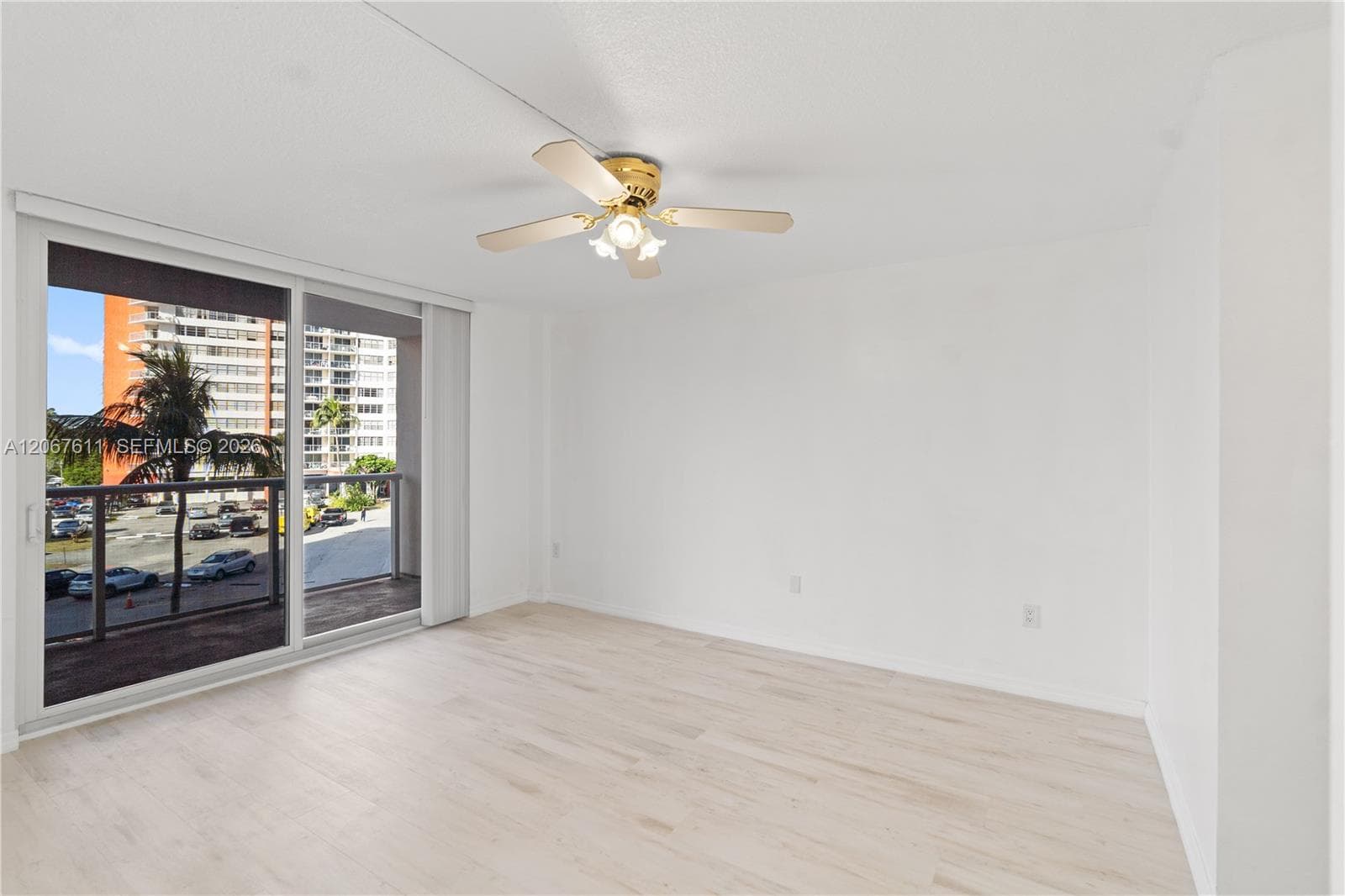 1351 NE Miami Gardens Dr # 301E, Miami, FL 33179 — zdjęcie 5