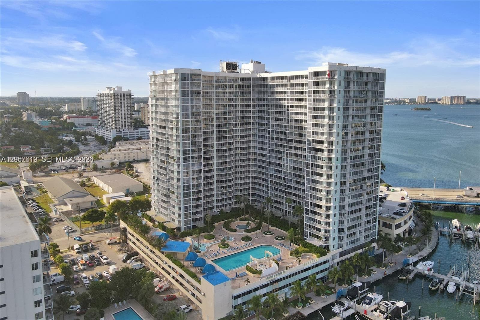 7601 E Treasure Dr # 902, North Bay Village, FL 33141 — zdjęcie 2