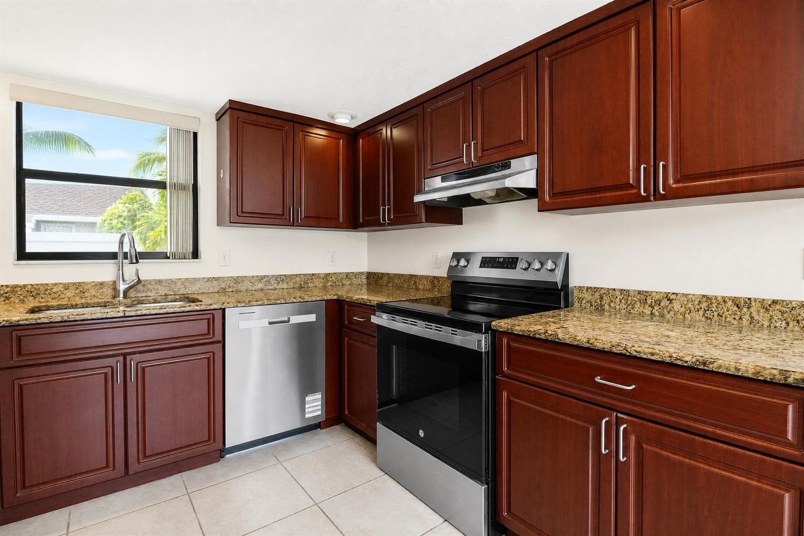 202 LAKEWOOD Drive # 11B, Jupiter, FL 33458