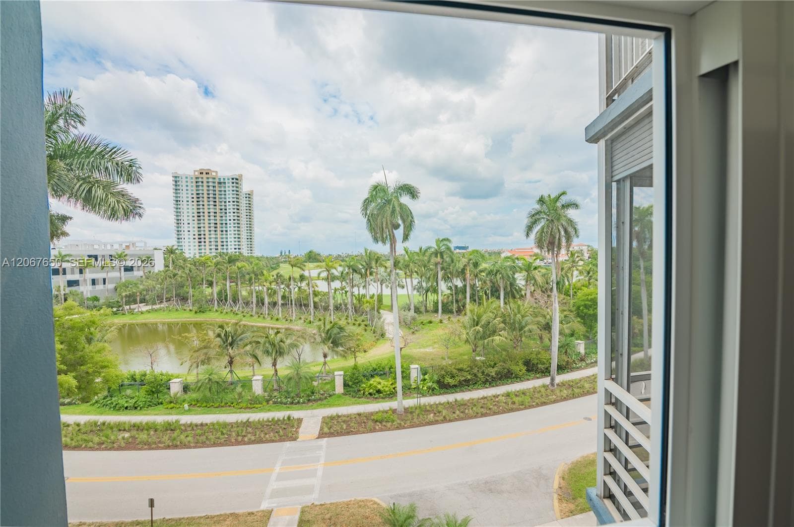 200 Diplomat Pkwy # 519, Hallandale Beach, FL 33009 — zdjęcie 2