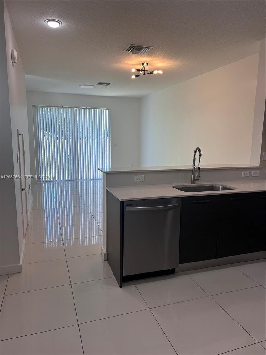 3584 NW 13th St, Lauderhill, FL 33311 — zdjęcie 2