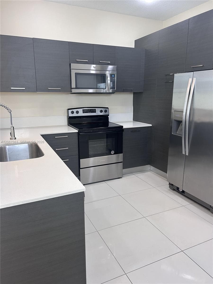 3584 NW 13th St, Lauderhill, FL 33311 — zdjęcie 4