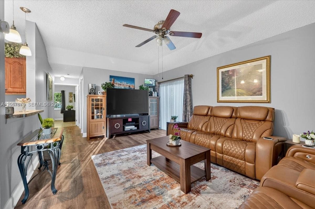8601 SW 16th St, Pembroke Pines, FL 33025 — zdjęcie 5