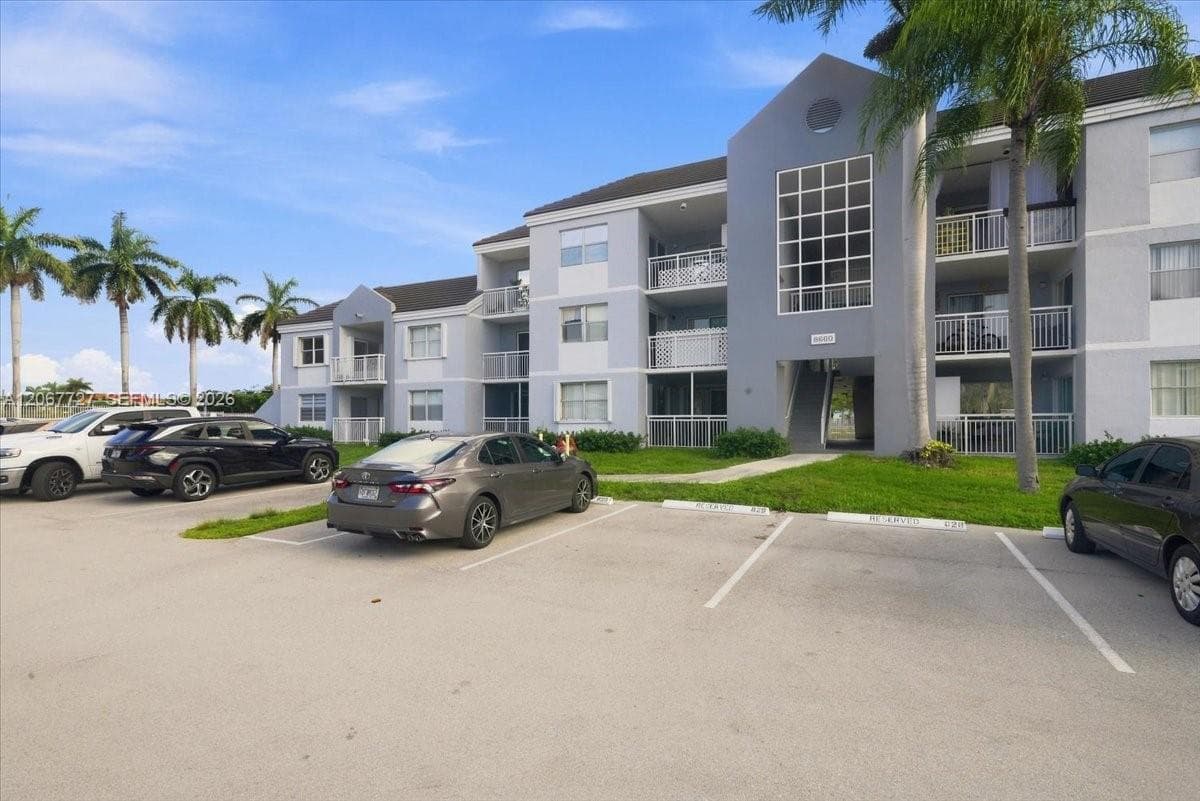 8660 SW 212th St # 306, Cutler Bay, FL 33189 — zdjęcie 2