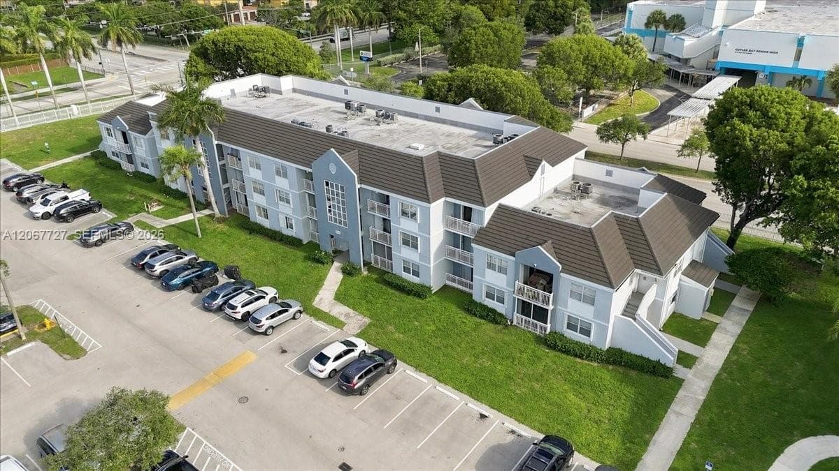 8660 SW 212th St # 306, Cutler Bay, FL 33189 — zdjęcie 3