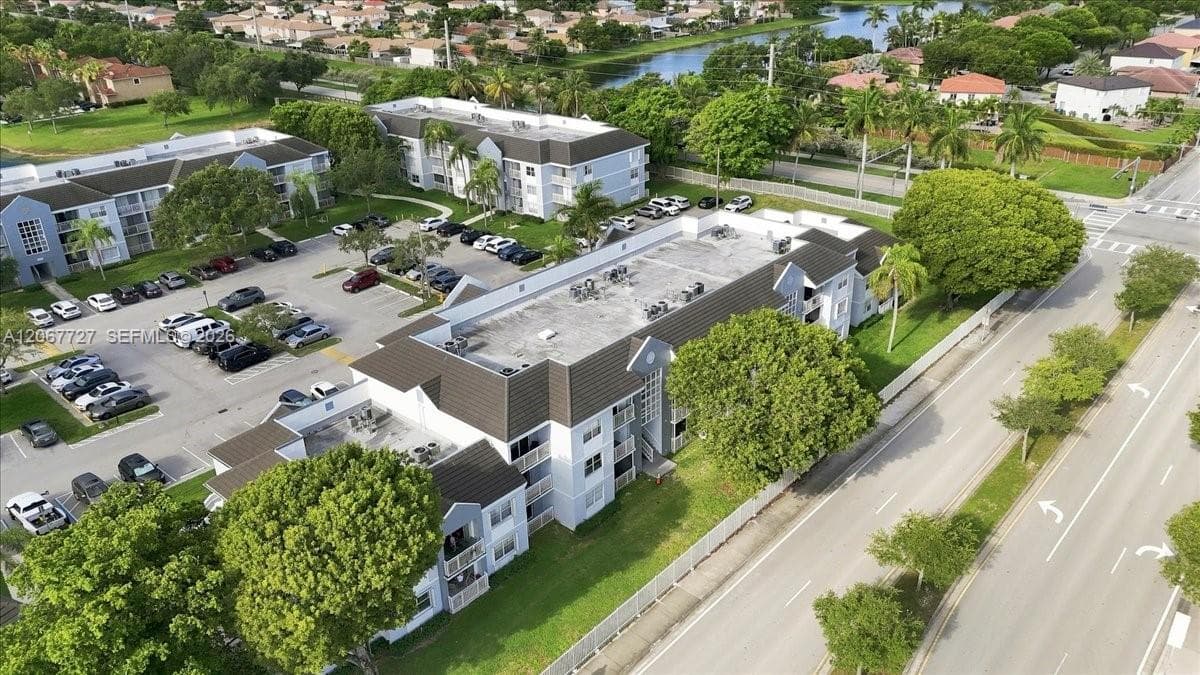 8660 SW 212th St # 306, Cutler Bay, FL 33189 — zdjęcie 4