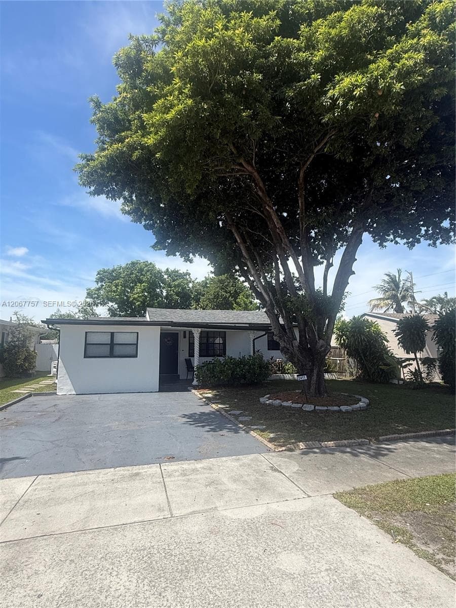2411 Wiley St, Hollywood, FL 33020 — zdjęcie 2