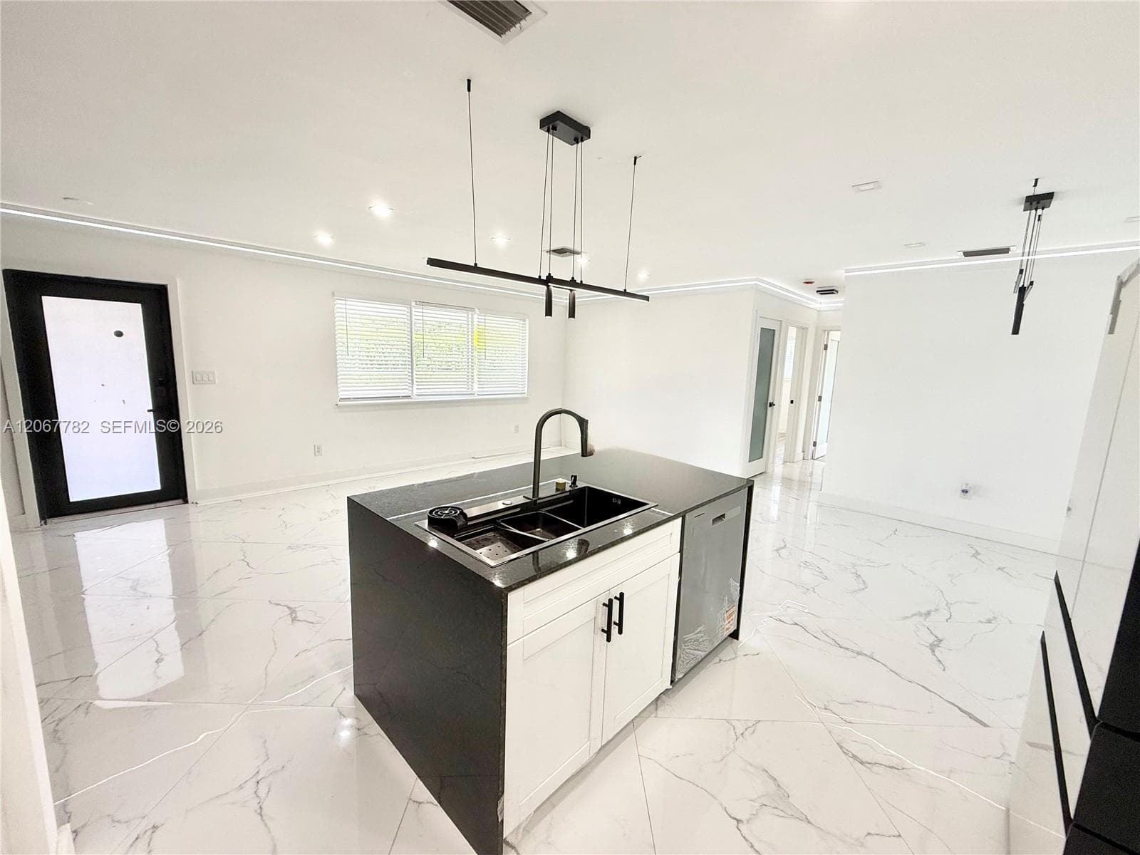 8600 Taft St, Pembroke Pines, FL 33024 — zdjęcie 3