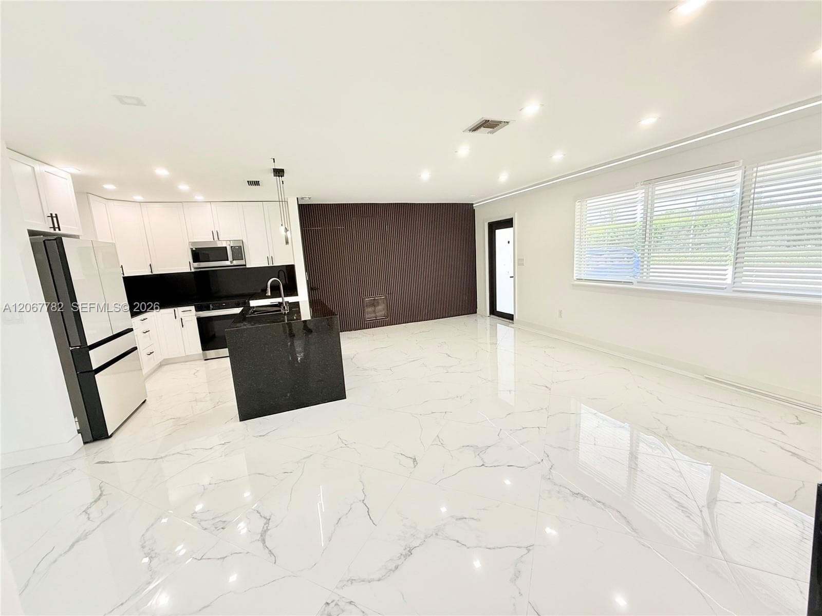 8600 Taft St, Pembroke Pines, FL 33024 — zdjęcie 5