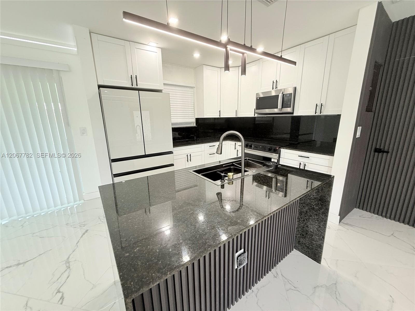 8600 Taft St, Pembroke Pines, FL 33024 — zdjęcie 4