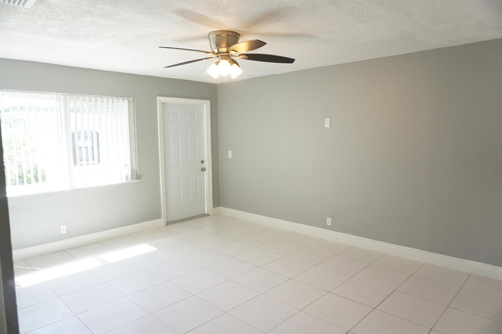 1456 W 29TH Street # 1, Riviera Beach, FL 33404 — zdjęcie 5