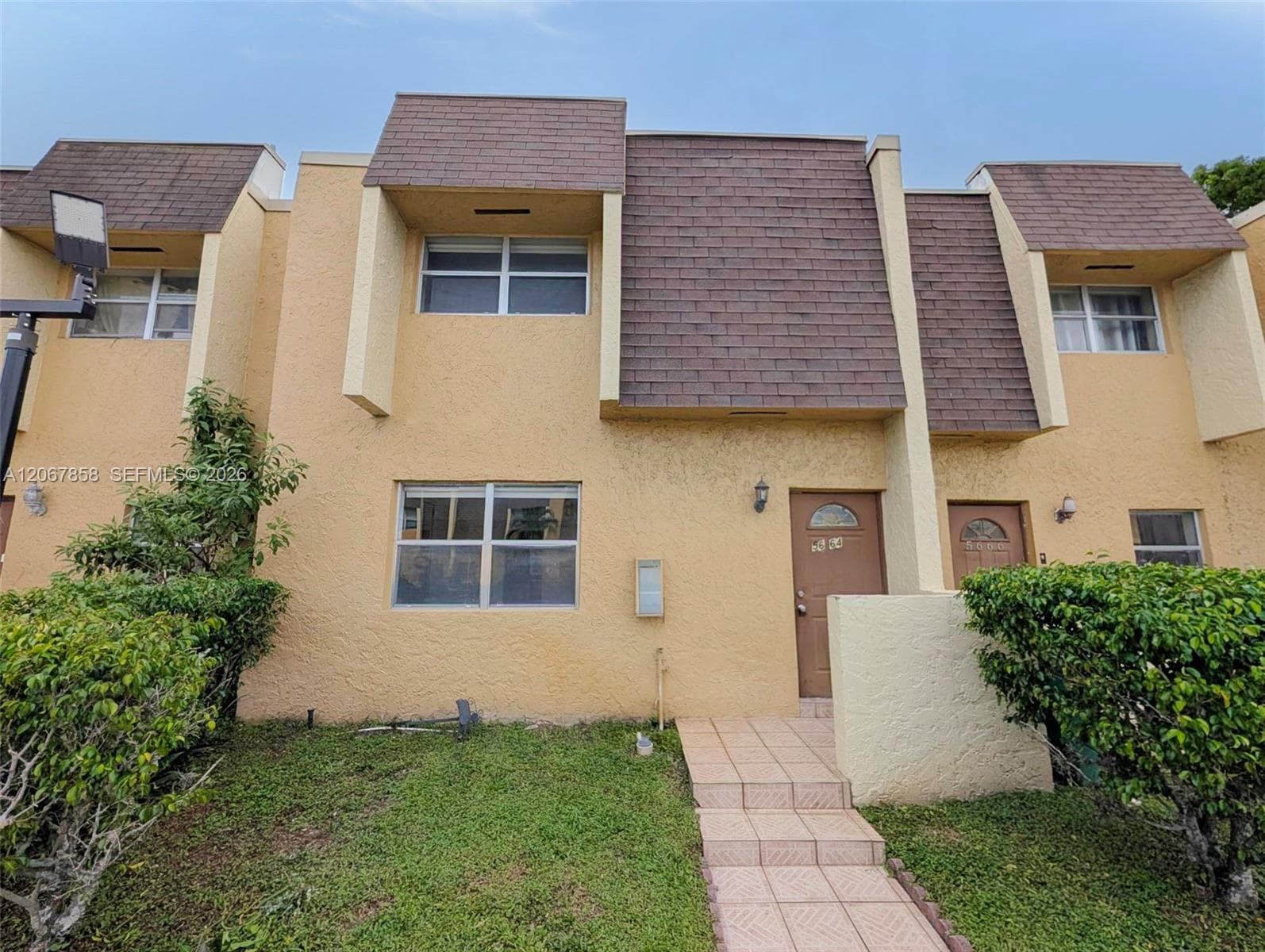 5664 Blueberry Ct # 15, Lauderhill, FL 33313