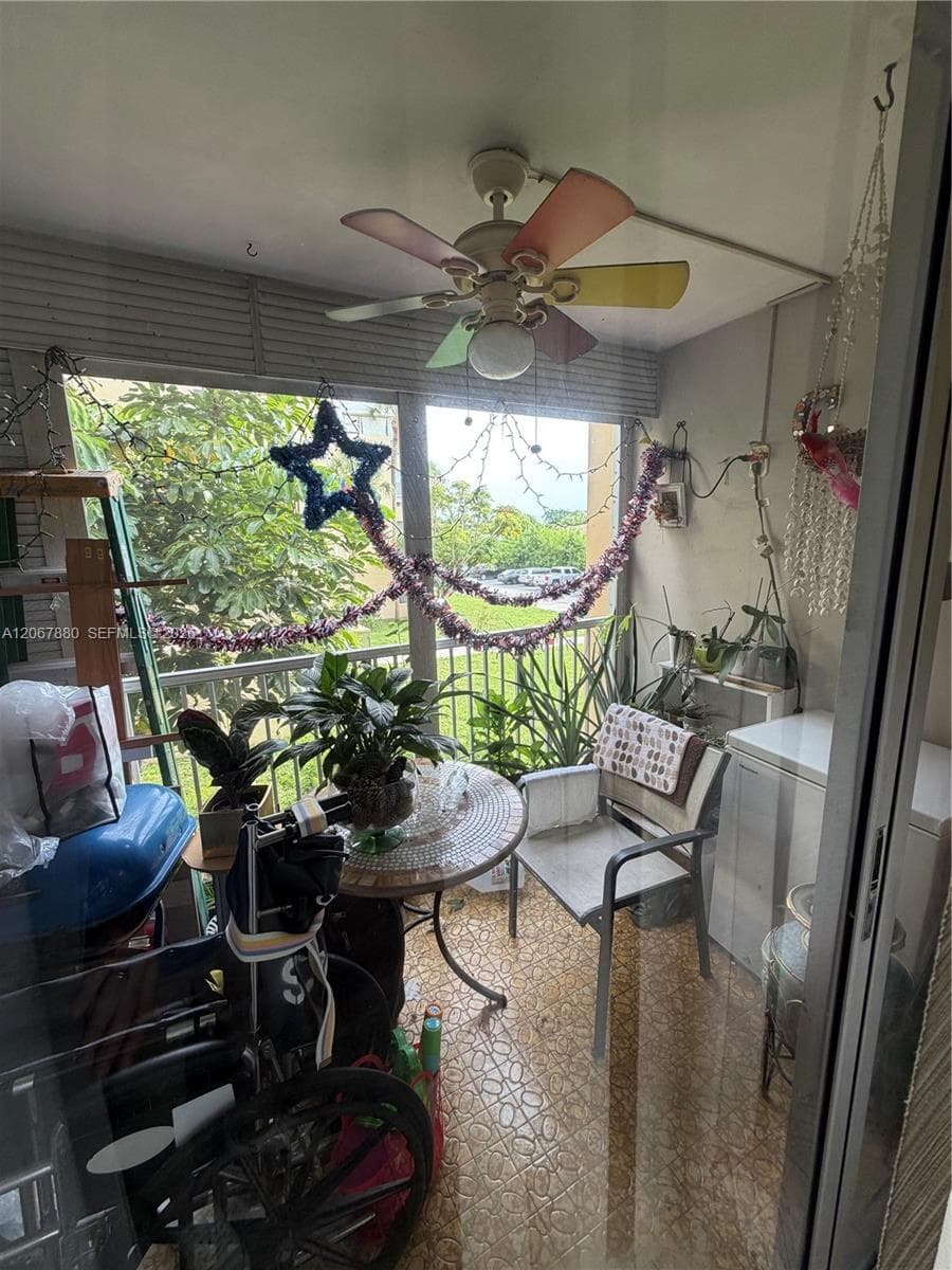 952 NE 199th St # 2N, Miami, FL 33179 — zdjęcie 3
