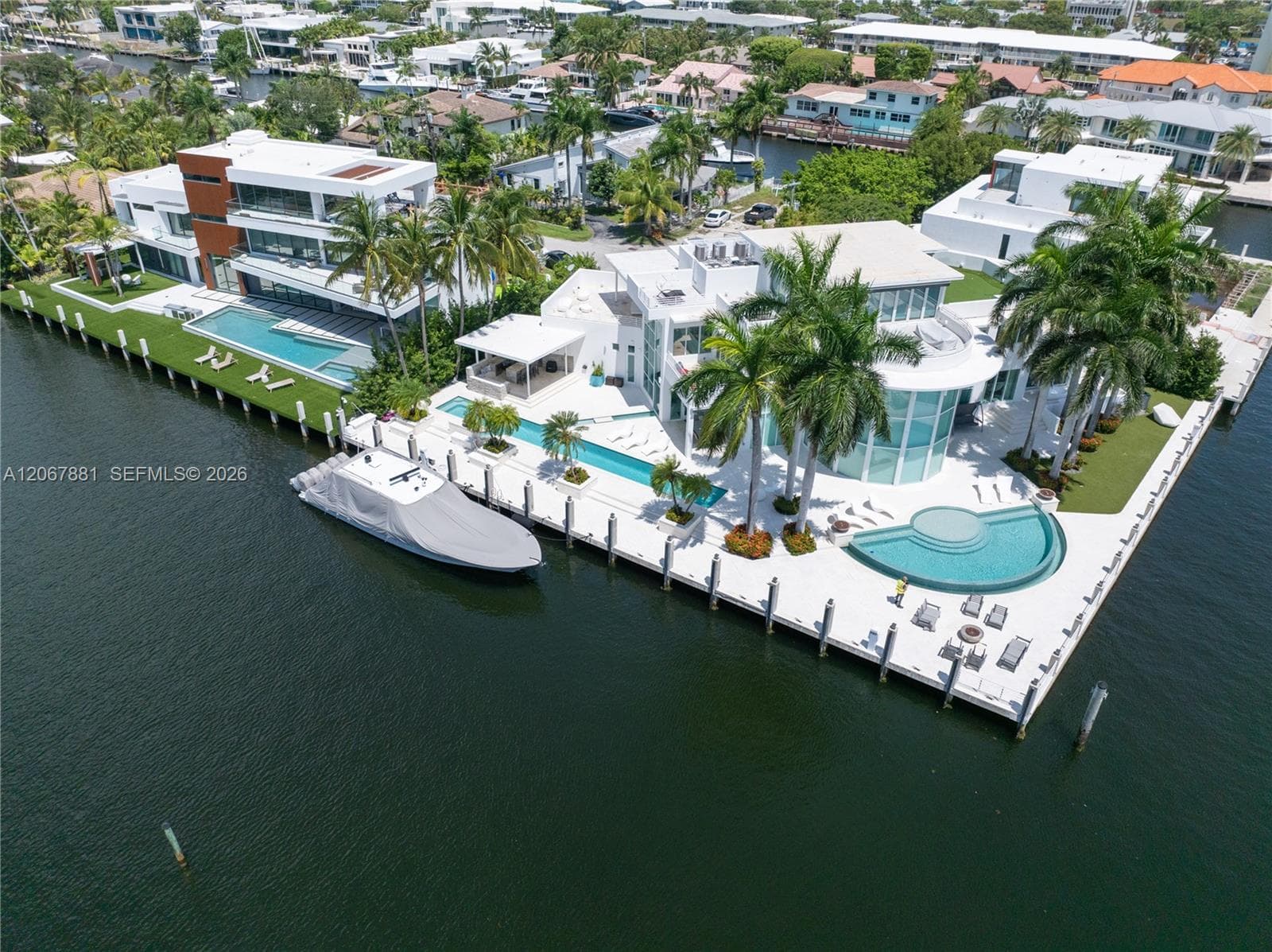2890 NE 28th St, Fort Lauderdale, FL 33306