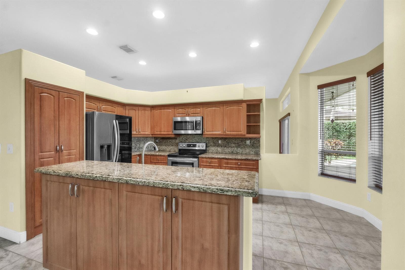 2325 NW 186th Avenue, Pembroke Pines, FL 33029 — zdjęcie 5