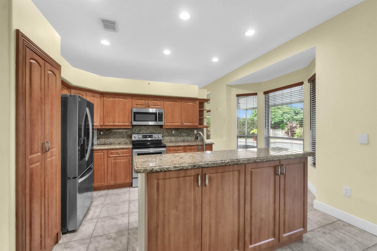 2325 NW 186th Avenue, Pembroke Pines, FL 33029 — zdjęcie 4