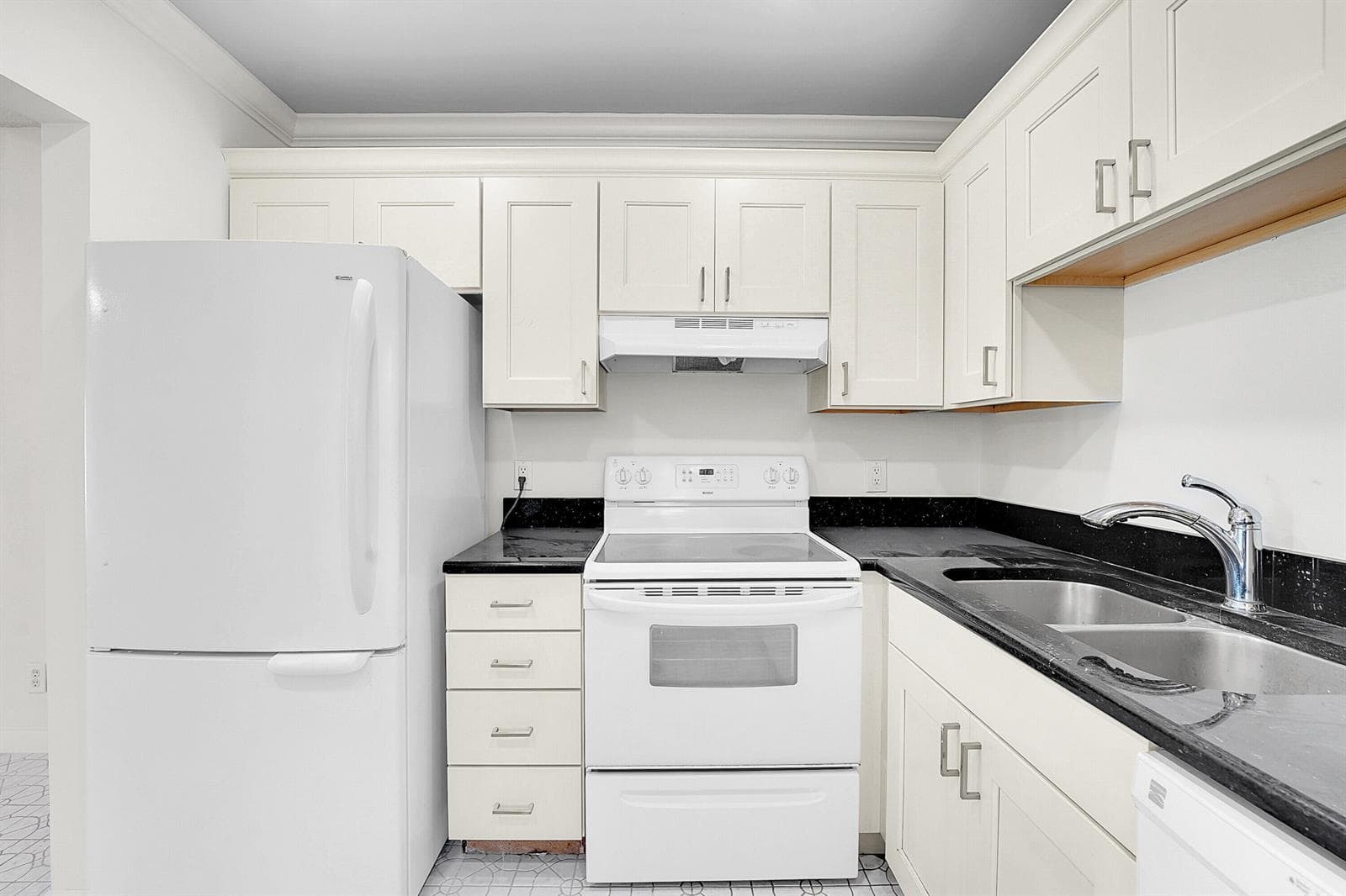 200 Waterway Drive S # 105, Lantana, FL 33462