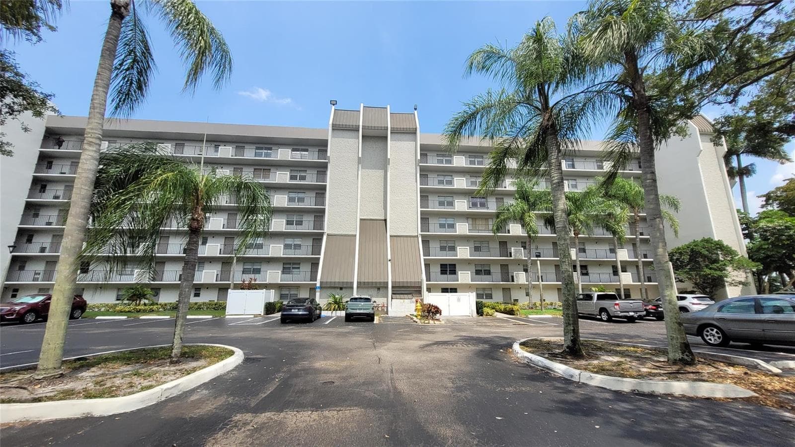 3100 W ROLLING HILLS Circle # 609, Davie, FL 33328