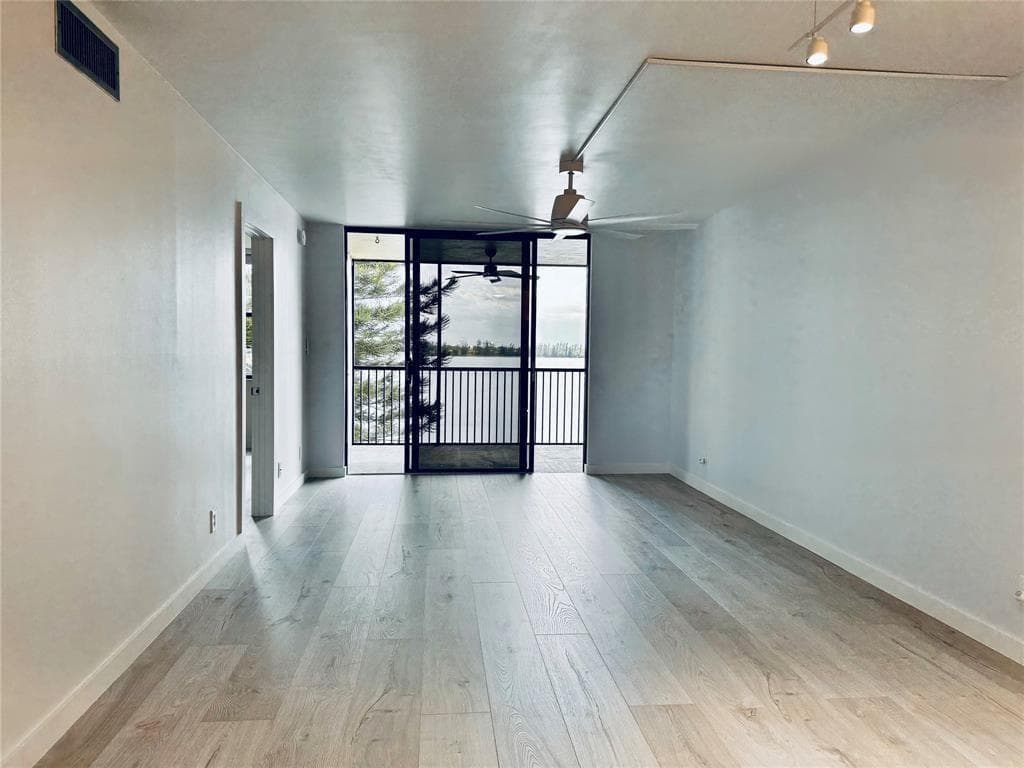 111 LAKE EMERALD Drive # 407, Oakland Park, FL 33309 — zdjęcie 4