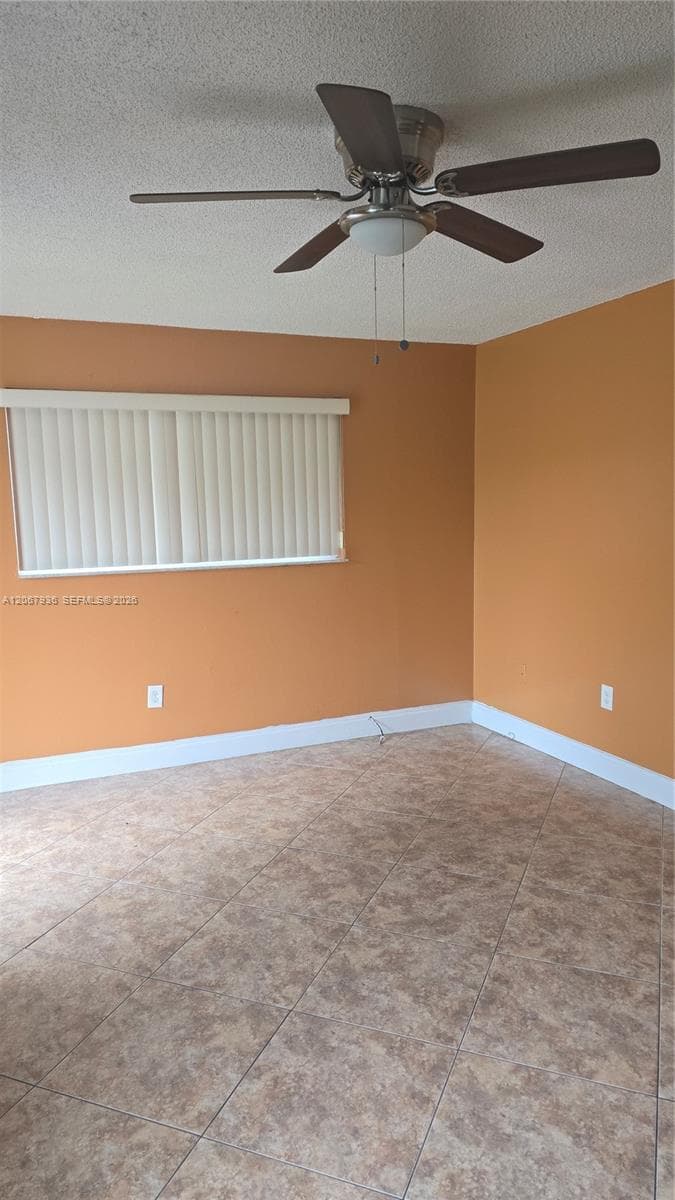 1163 NE 111th St # 2, Miami, FL 33161 — zdjęcie 2