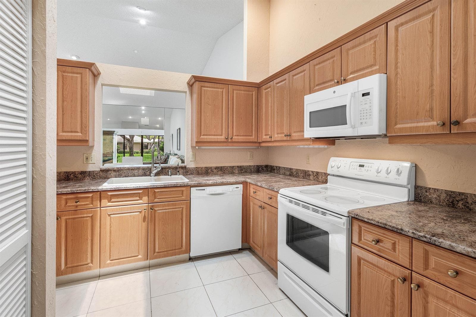 8271 SUN LAKE Drive, Boca Raton, FL 33496 — zdjęcie 4