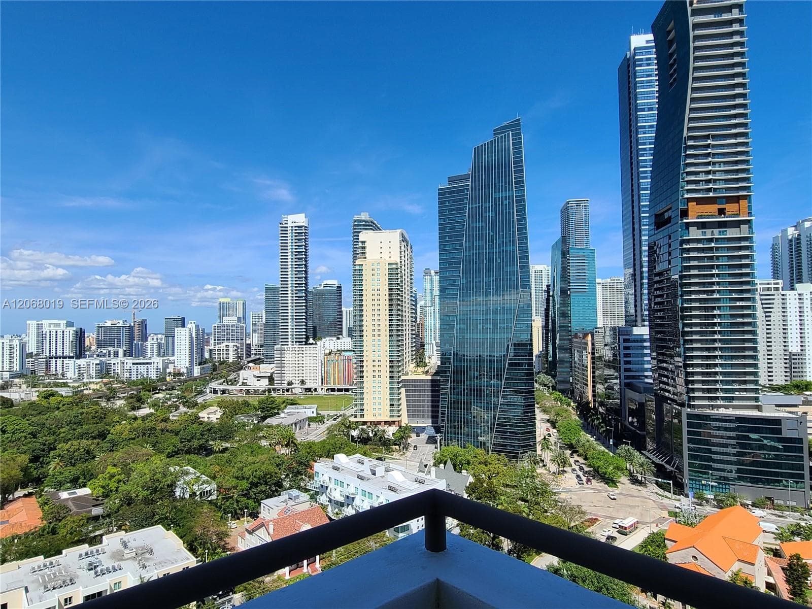 1581 Brickell Ave 2- Prking # 1907, Miami, FL 33129 — zdjęcie 2