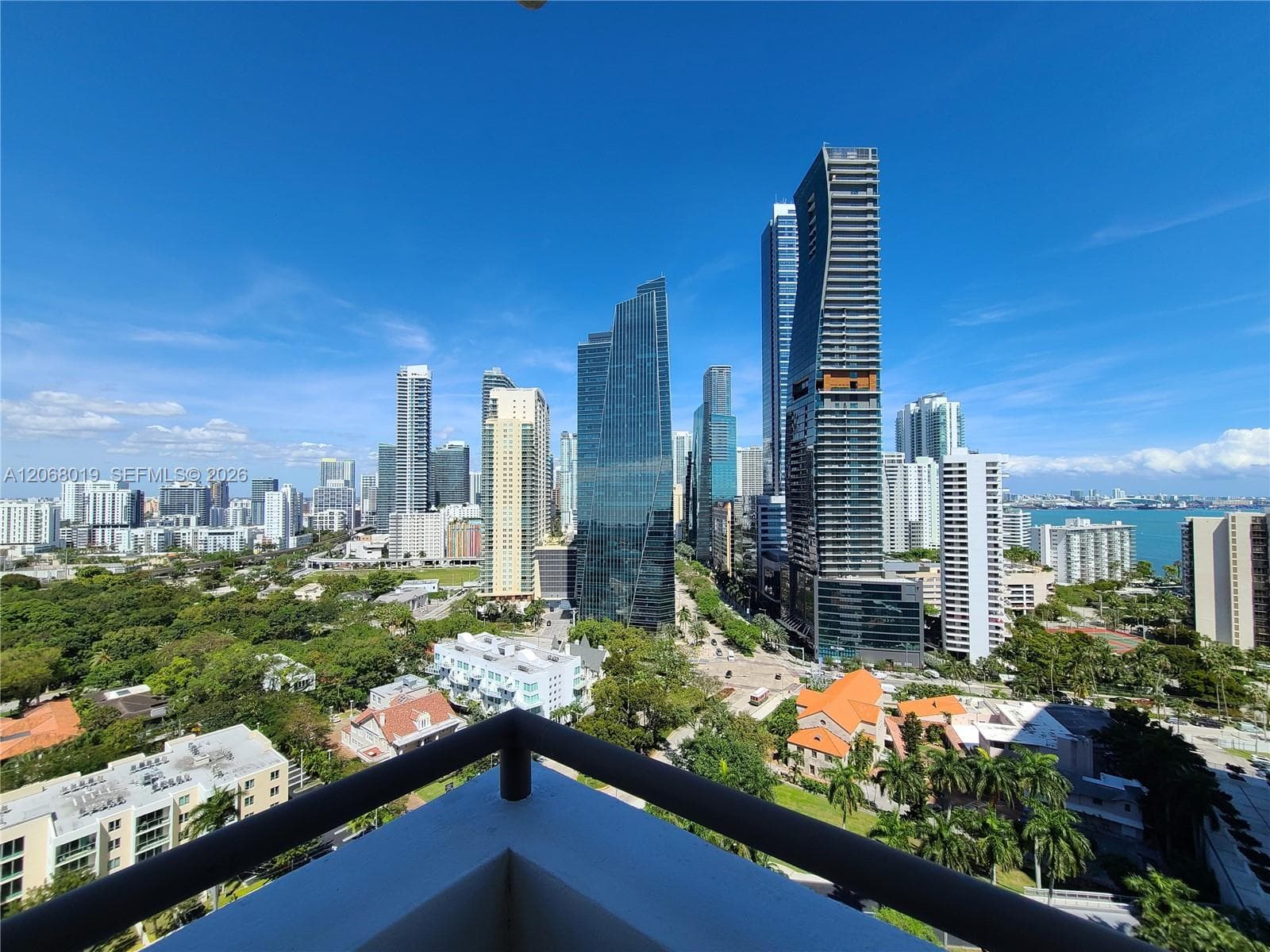 1581 Brickell Ave 2- Prking # 1907, Miami, FL 33129 — zdjęcie 5