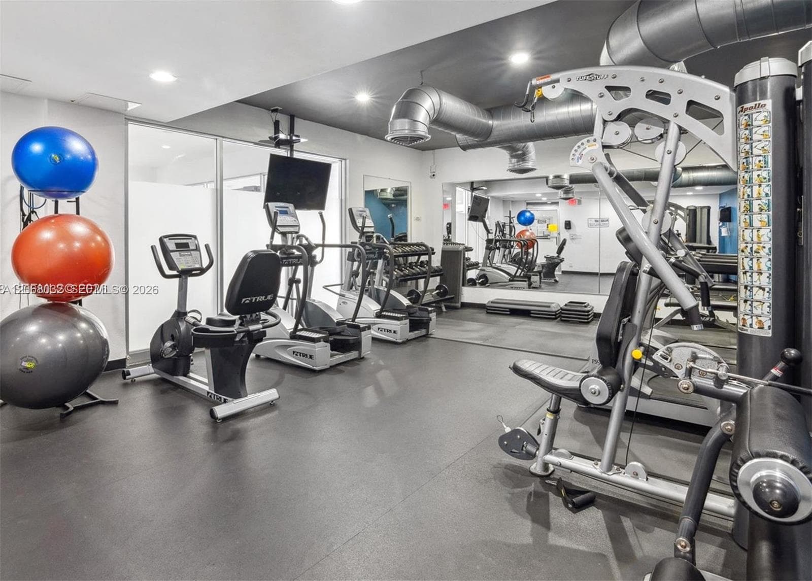 401 Golden Isles Dr # 503, Hallandale Beach, FL 33009 — zdjęcie 4
