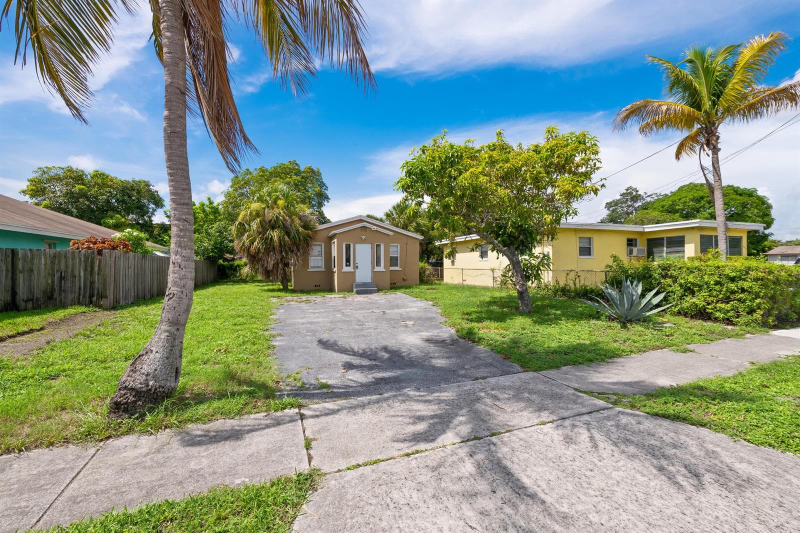 649 W 10TH Street, Riviera Beach, FL 33404 — zdjęcie 2
