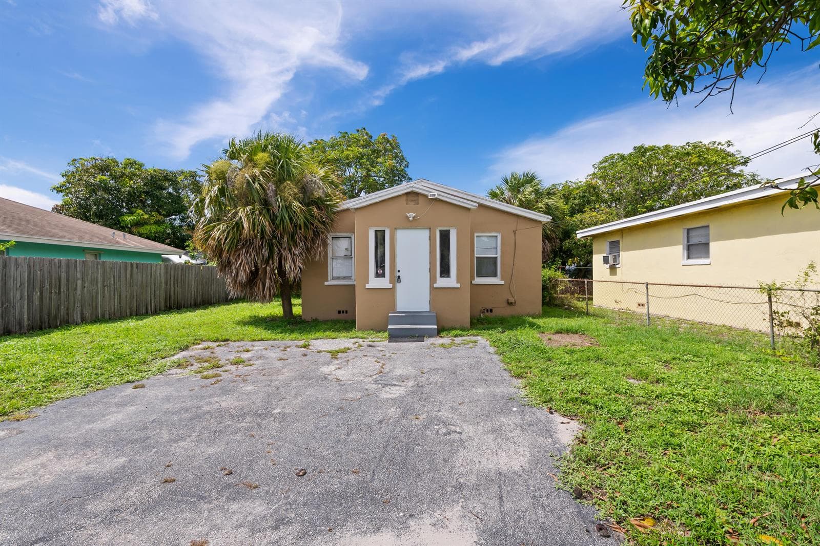 649 W 10TH Street, Riviera Beach, FL 33404 — zdjęcie 3
