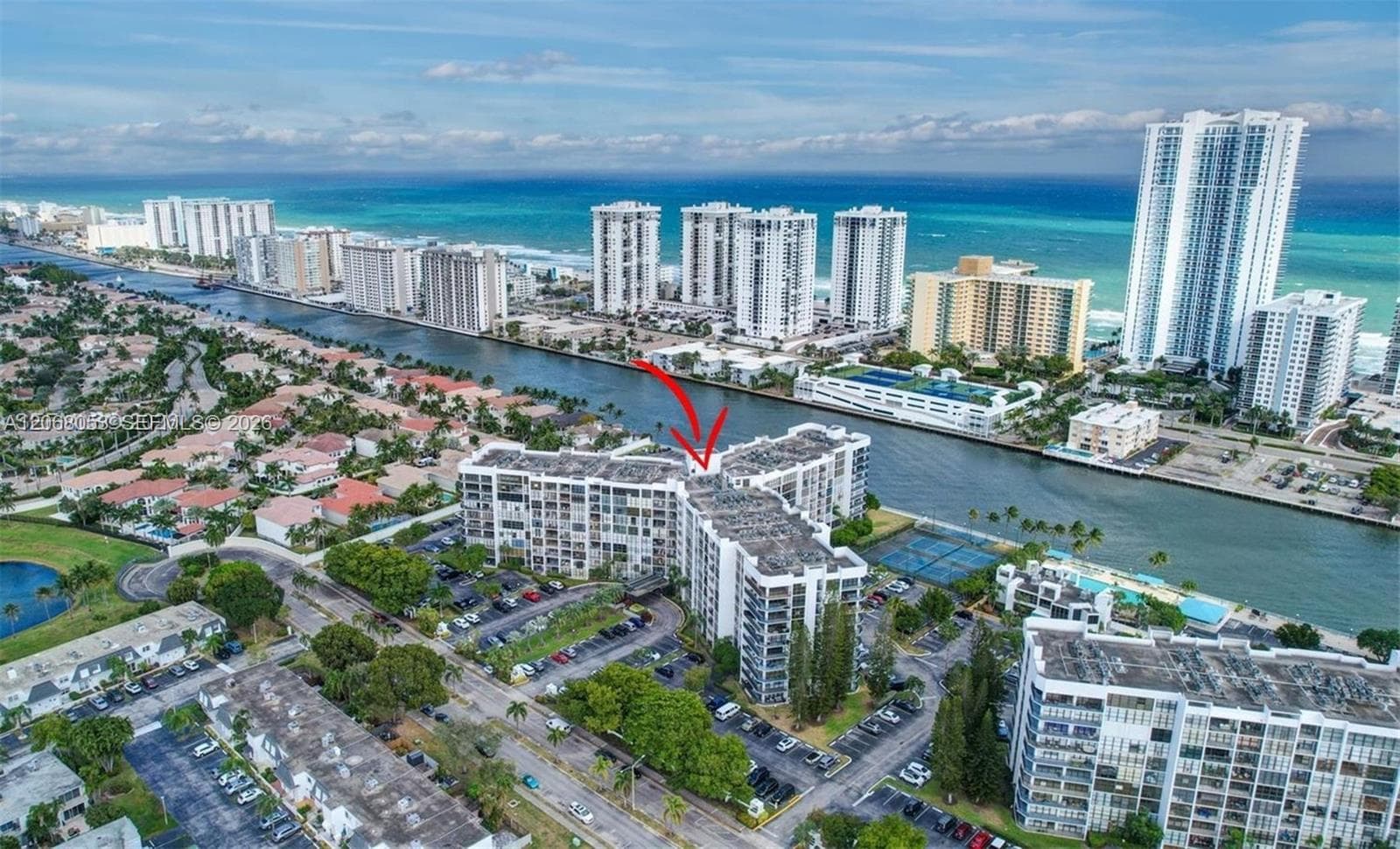 1000 Parkview Dr # 825, Hallandale Beach, FL 33009