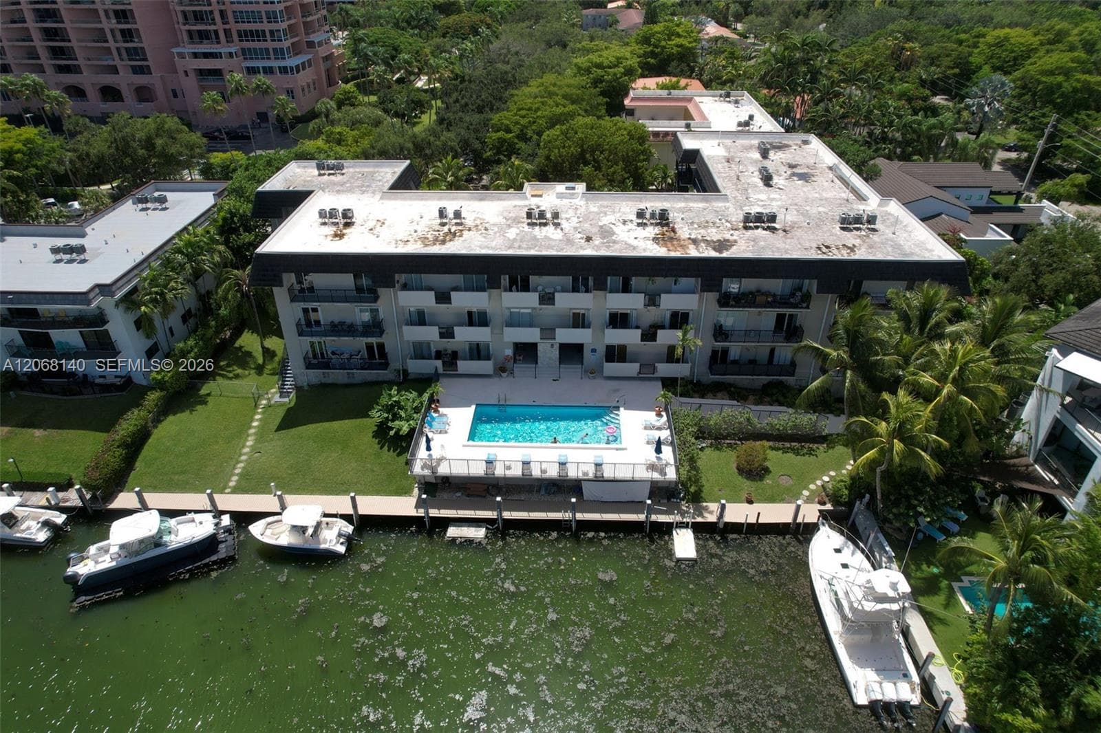 6815 Edgewater Dr # 301, Coral Gables, FL 33133 — zdjęcie 2