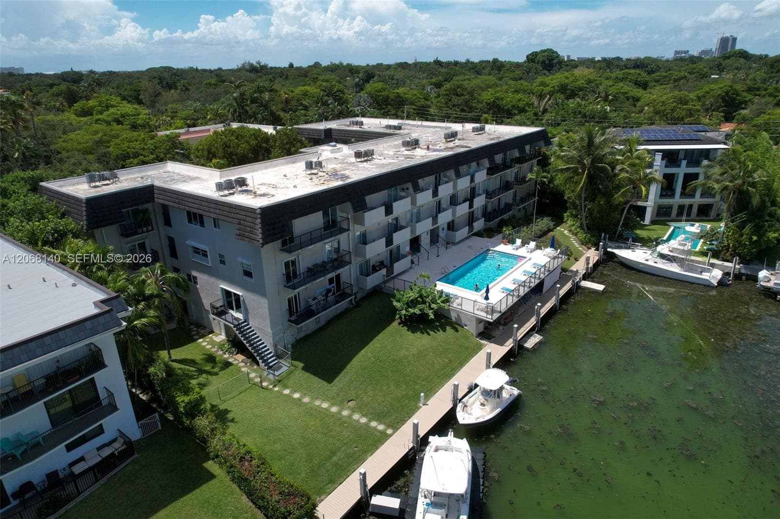6815 Edgewater Dr # 301, Coral Gables, FL 33133 — zdjęcie 3