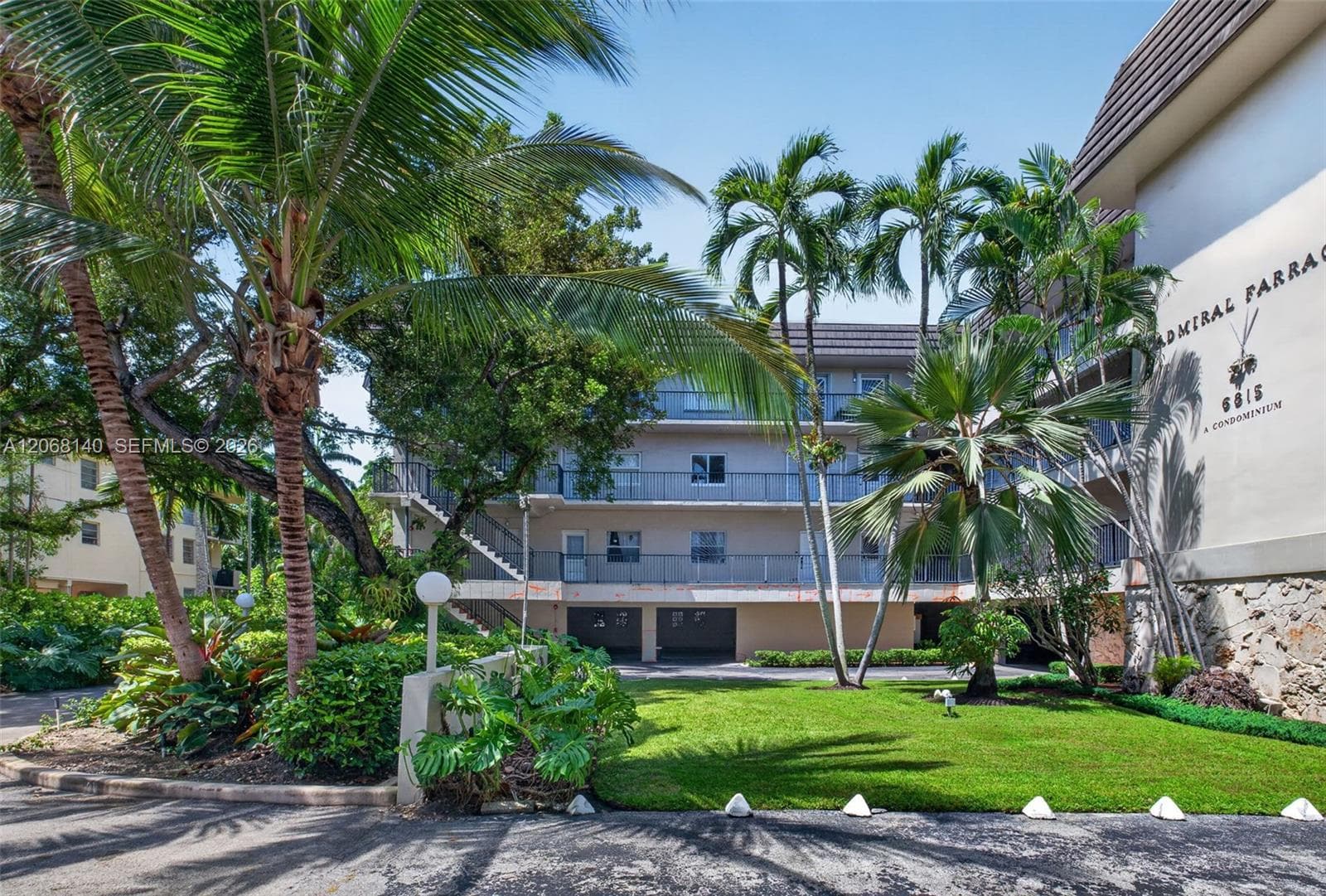 6815 Edgewater Dr # 301, Coral Gables, FL 33133 — zdjęcie 5