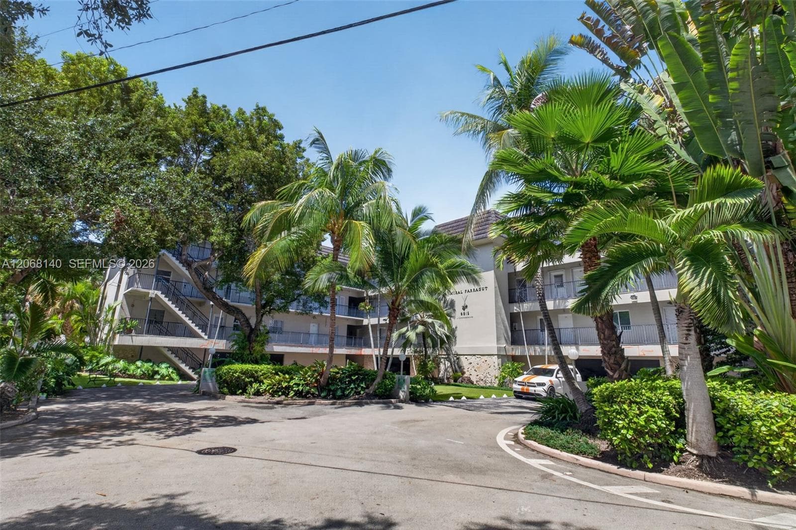 6815 Edgewater Dr # 301, Coral Gables, FL 33133 — zdjęcie 4
