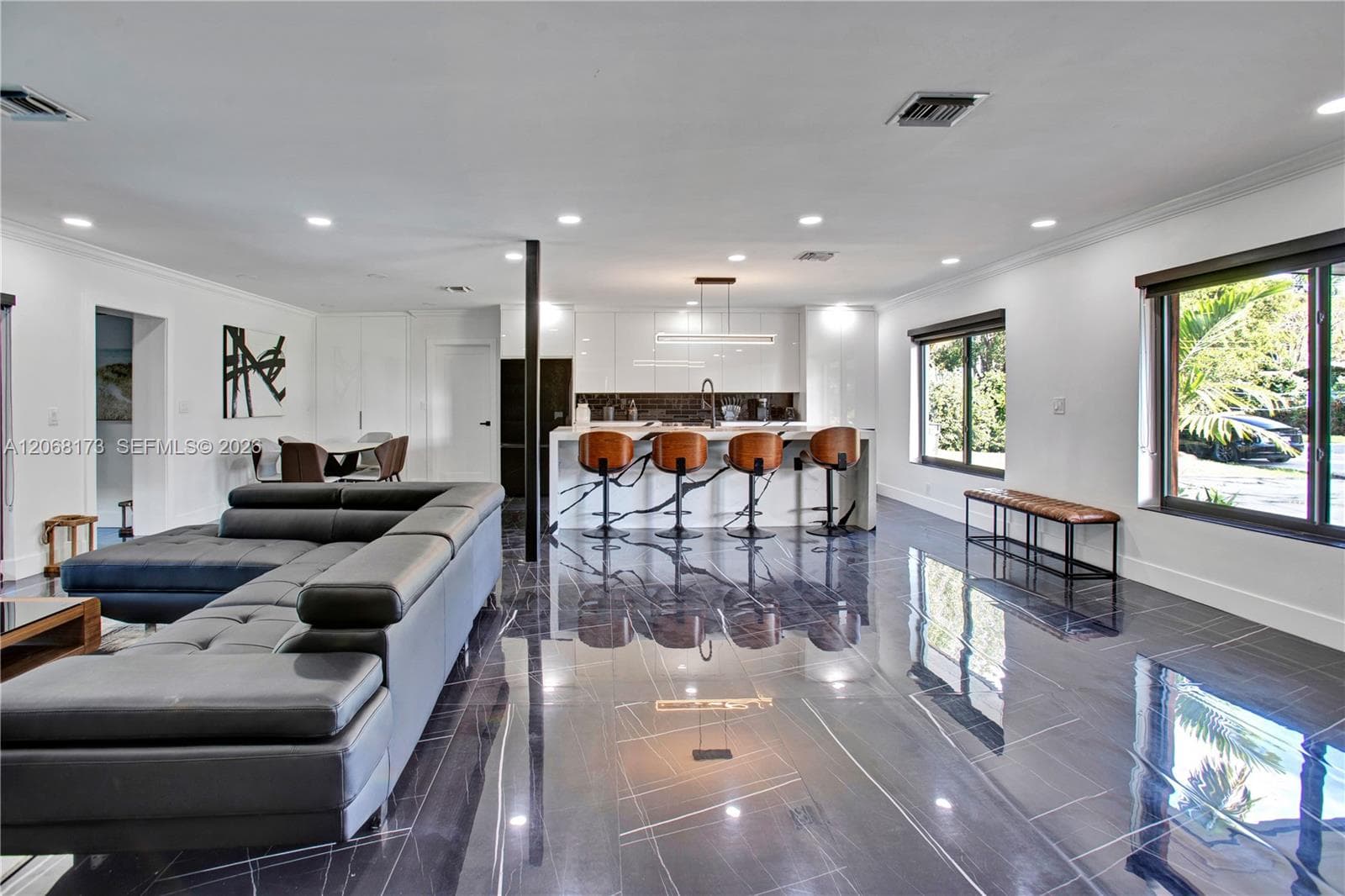 2457 NE 27th Ter, Fort Lauderdale, FL 33305 — zdjęcie 2