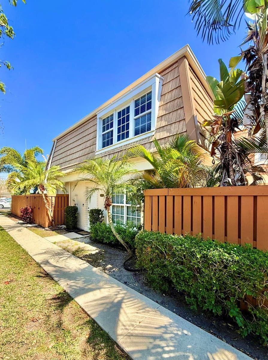 11584 WINCHESTER Drive, Palm Beach Gardens, FL 33410 — zdjęcie 2