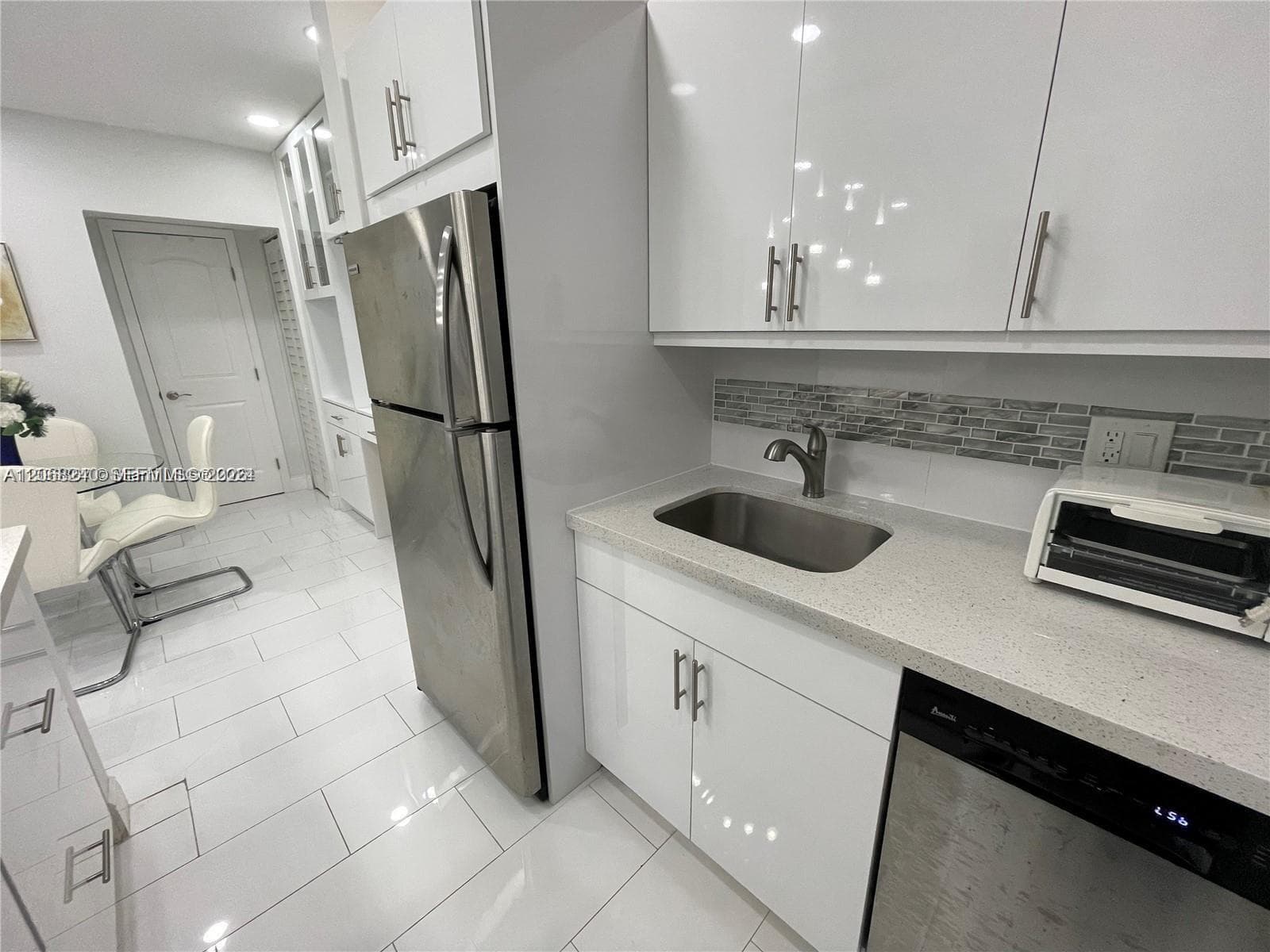 1407 NE 56th St # 103, Fort Lauderdale, FL 33334 — zdjęcie 5