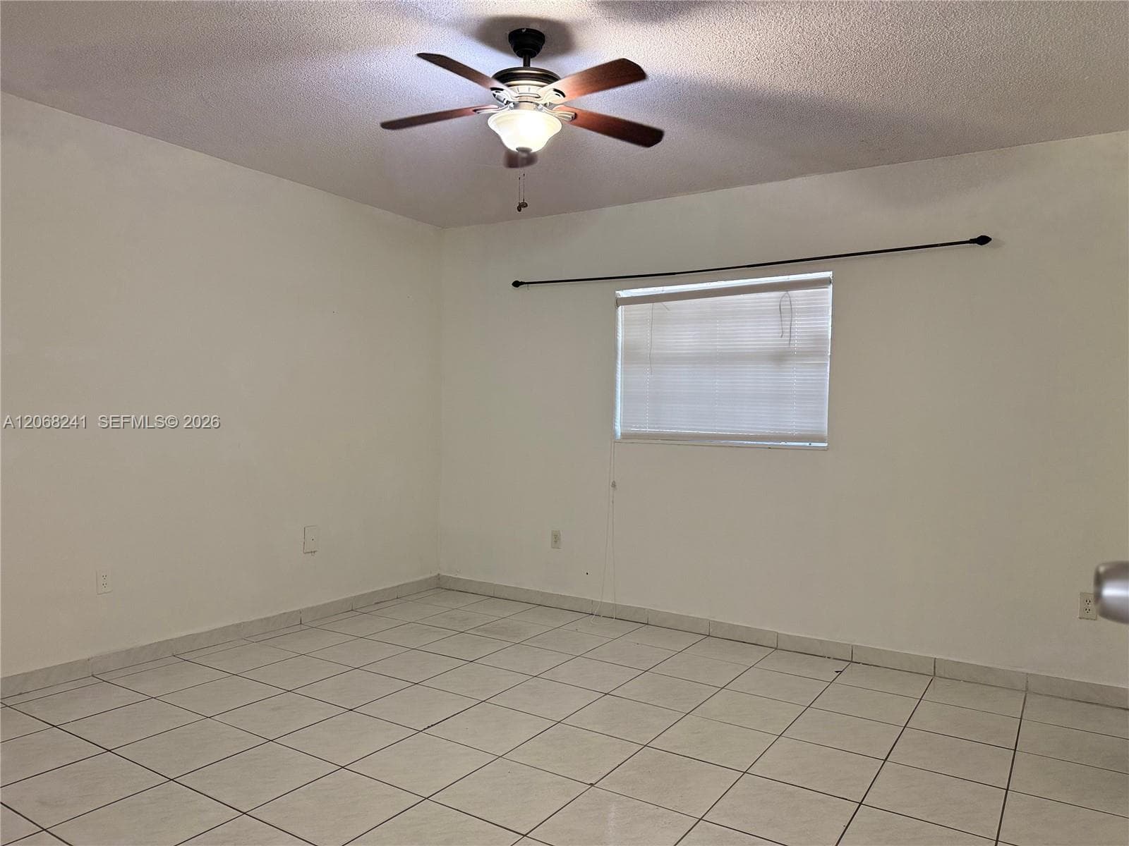 1735 NE 164th St # E104, North Miami Beach, FL 33162 — zdjęcie 5