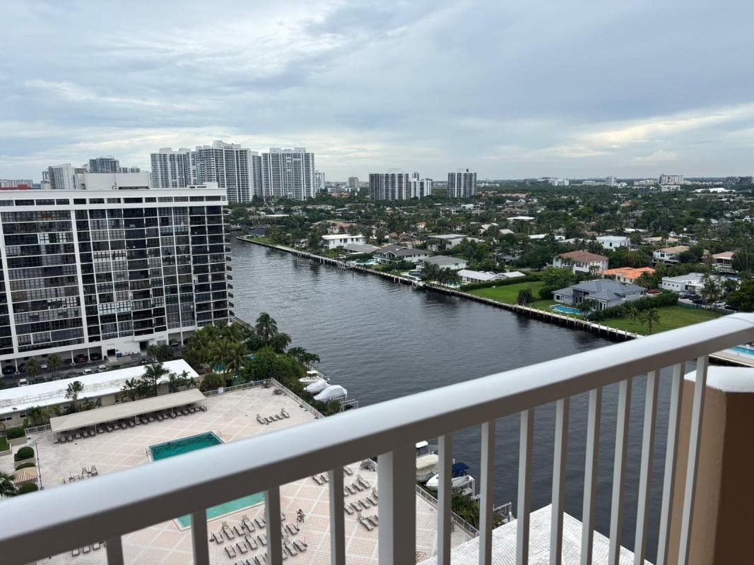 1965 S Ocean Drive # 16P, Hallandale Beach, FL 33009