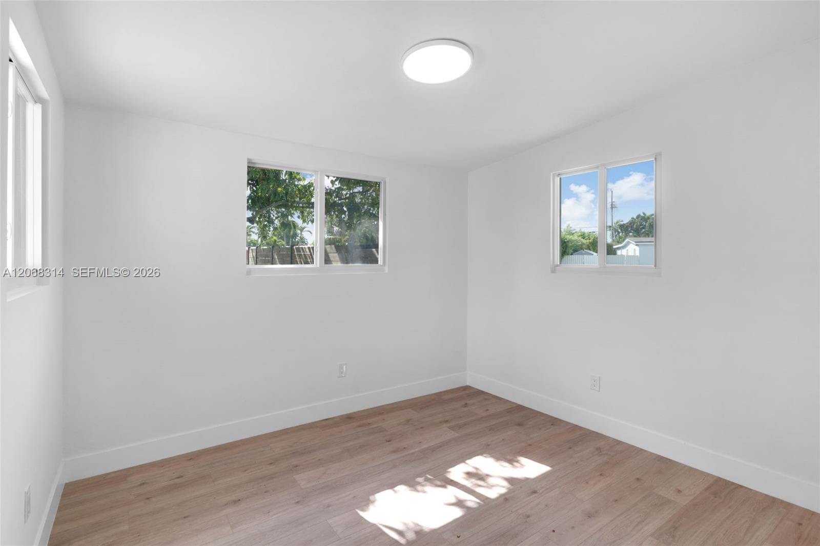 11445 SW 43rd Ter, Miami, FL 33165 — zdjęcie 5