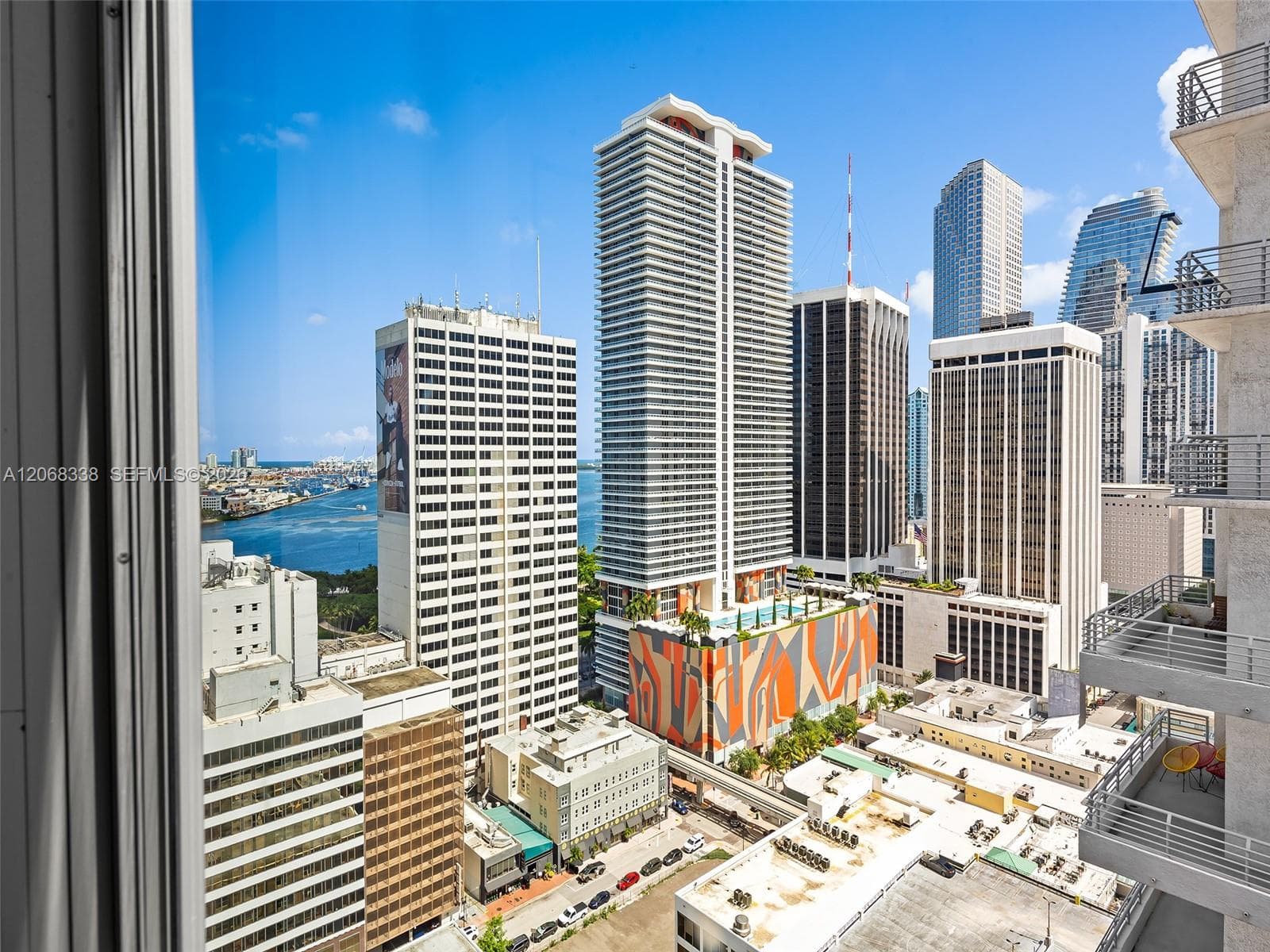 227 NE 2nd St # 2501, Miami, FL 33132 — zdjęcie 2