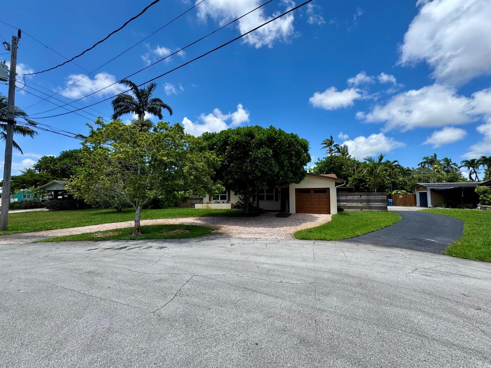1785 NW 39TH Place, Oakland Park, FL 33309 — zdjęcie 2