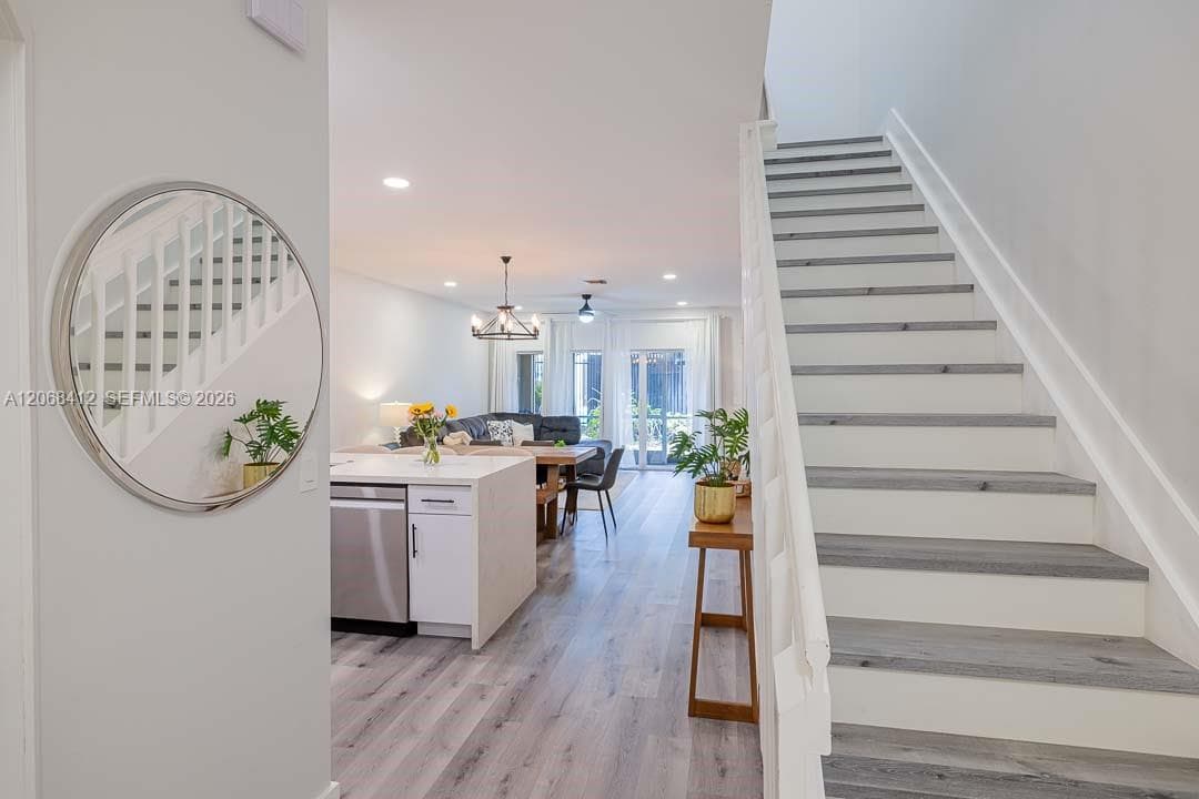 12171 SW 4th St, Pembroke Pines, FL 33025 — zdjęcie 2