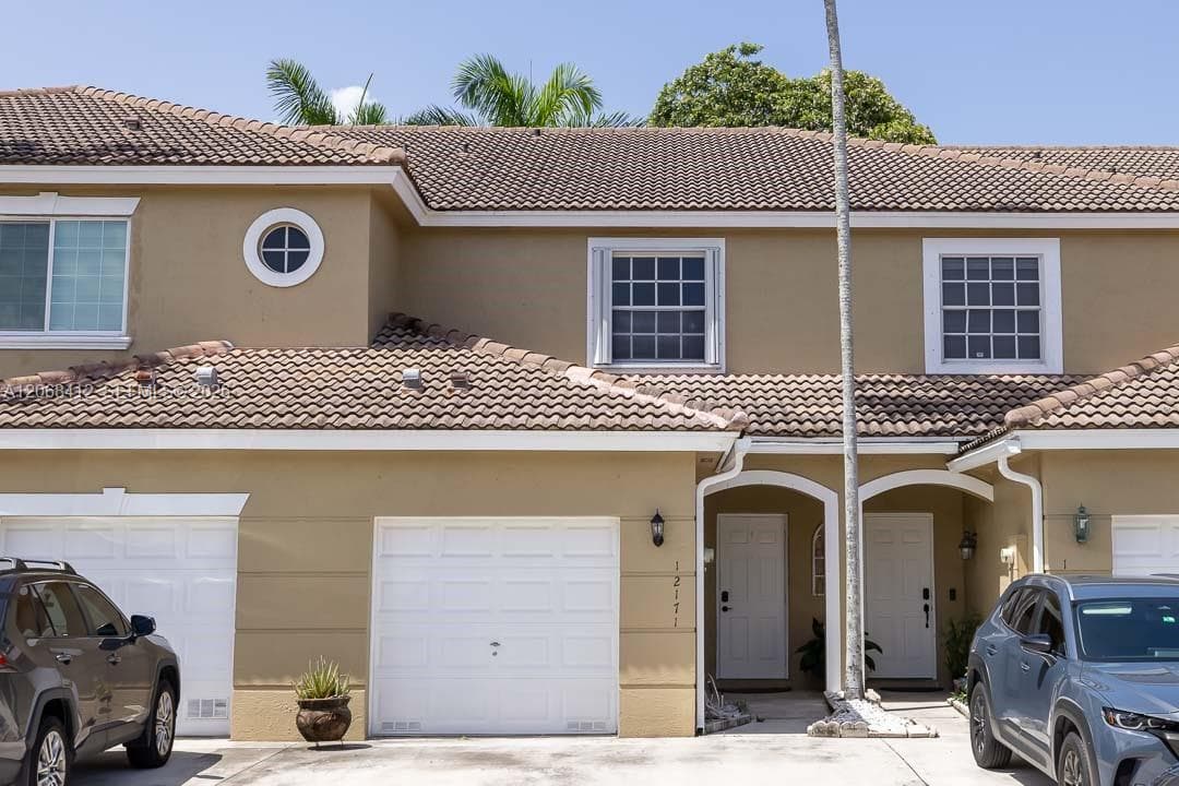 12171 SW 4th St, Pembroke Pines, FL 33025