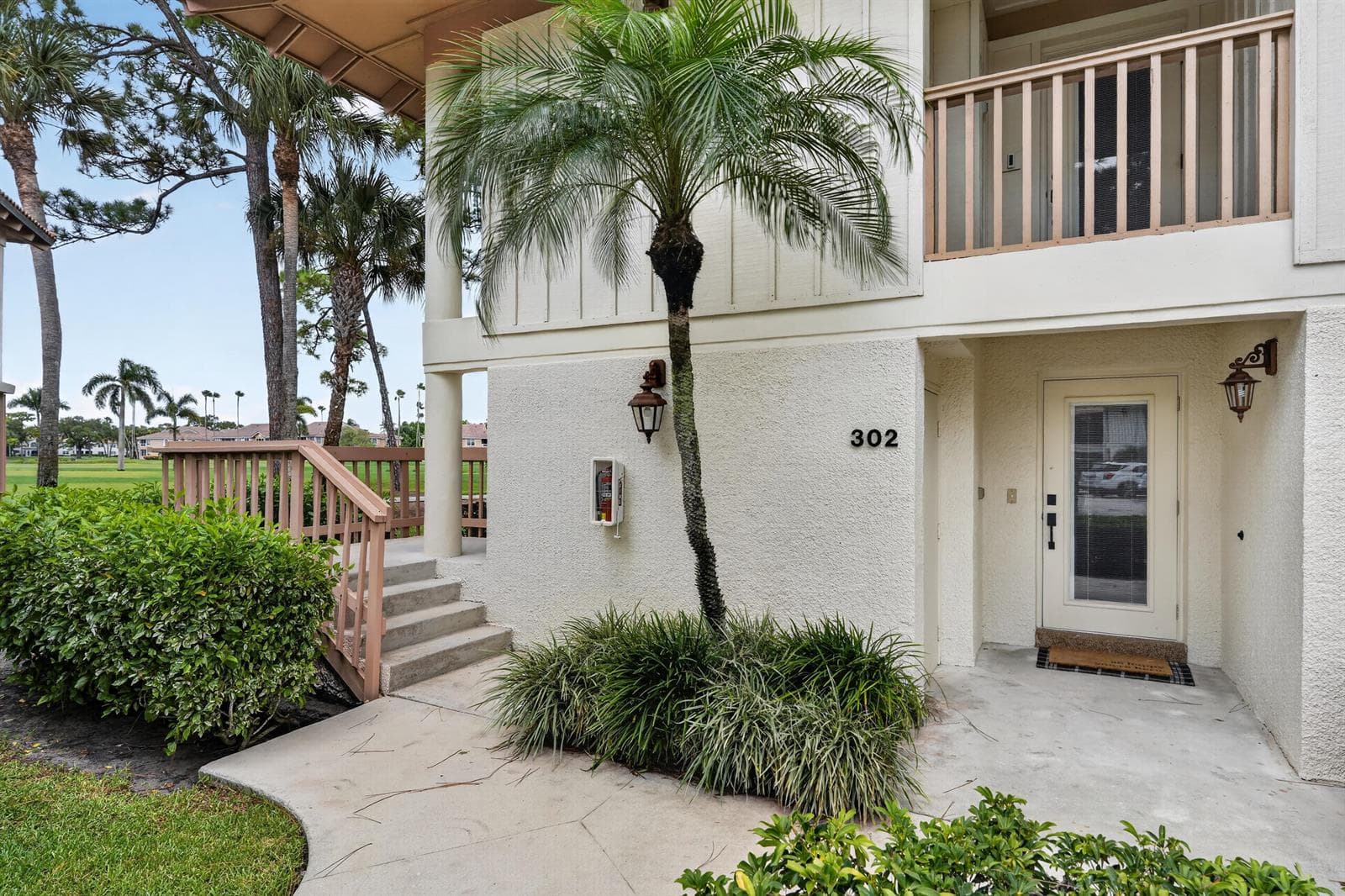 302 Brackenwood Circle, Palm Beach Gardens, FL 33418 — zdjęcie 2